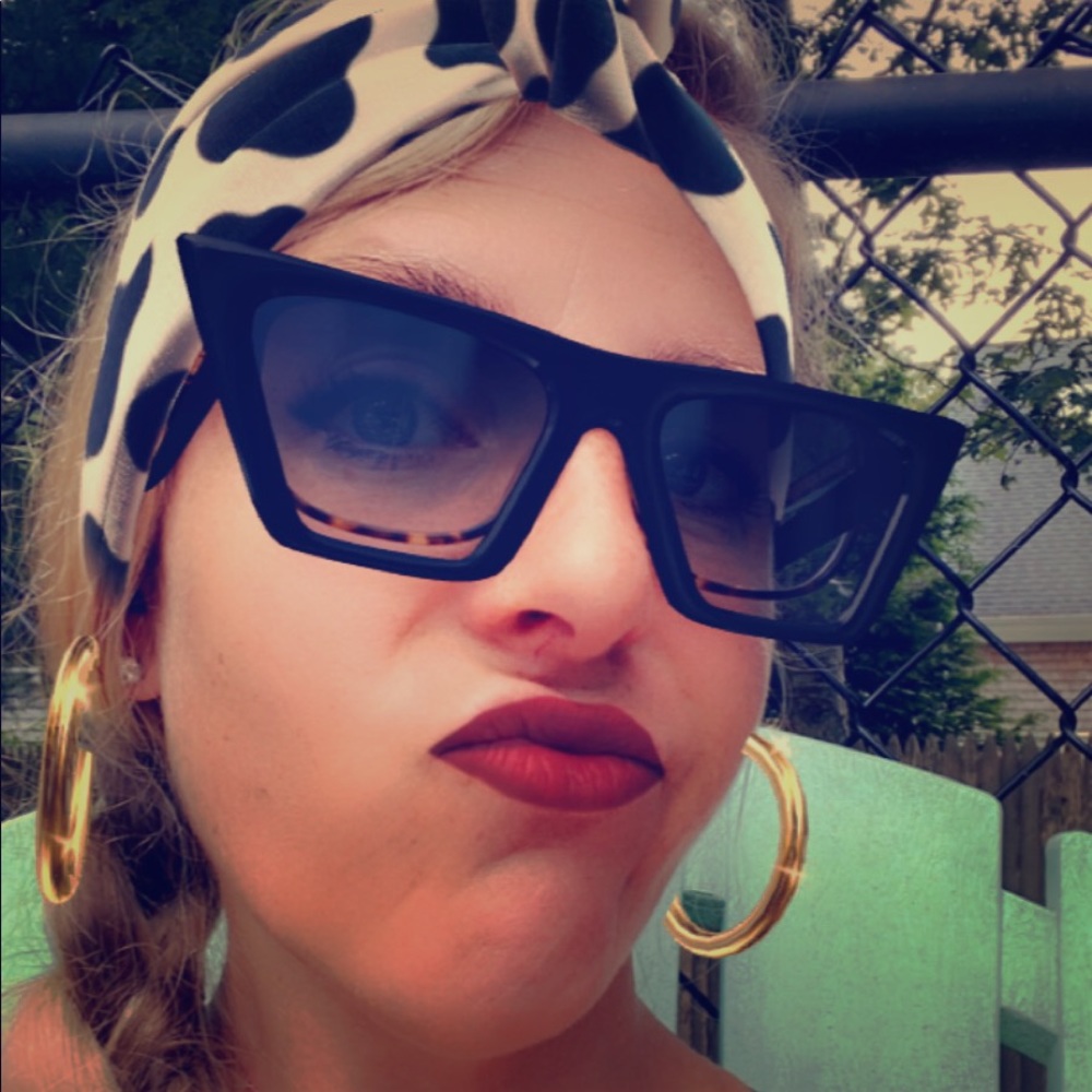Meet your Posher, Andria